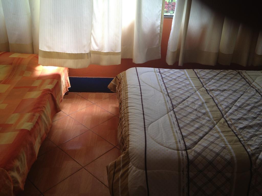 Hospedaje Rocha Ica Habitación foto